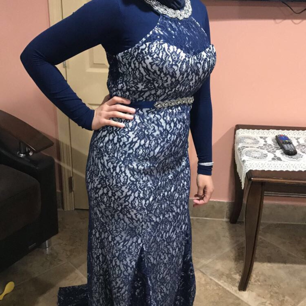 Dress - Picture 8 of 12
